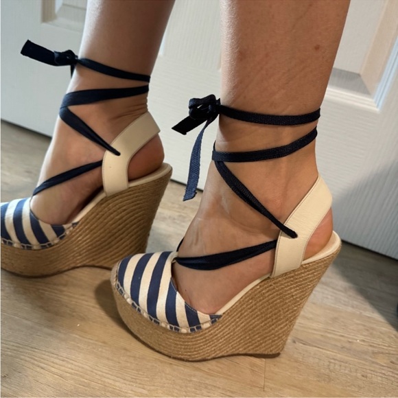 NEW IN BOX GUCCI WEDGE ESPADRILLES - Picture 5 of 11